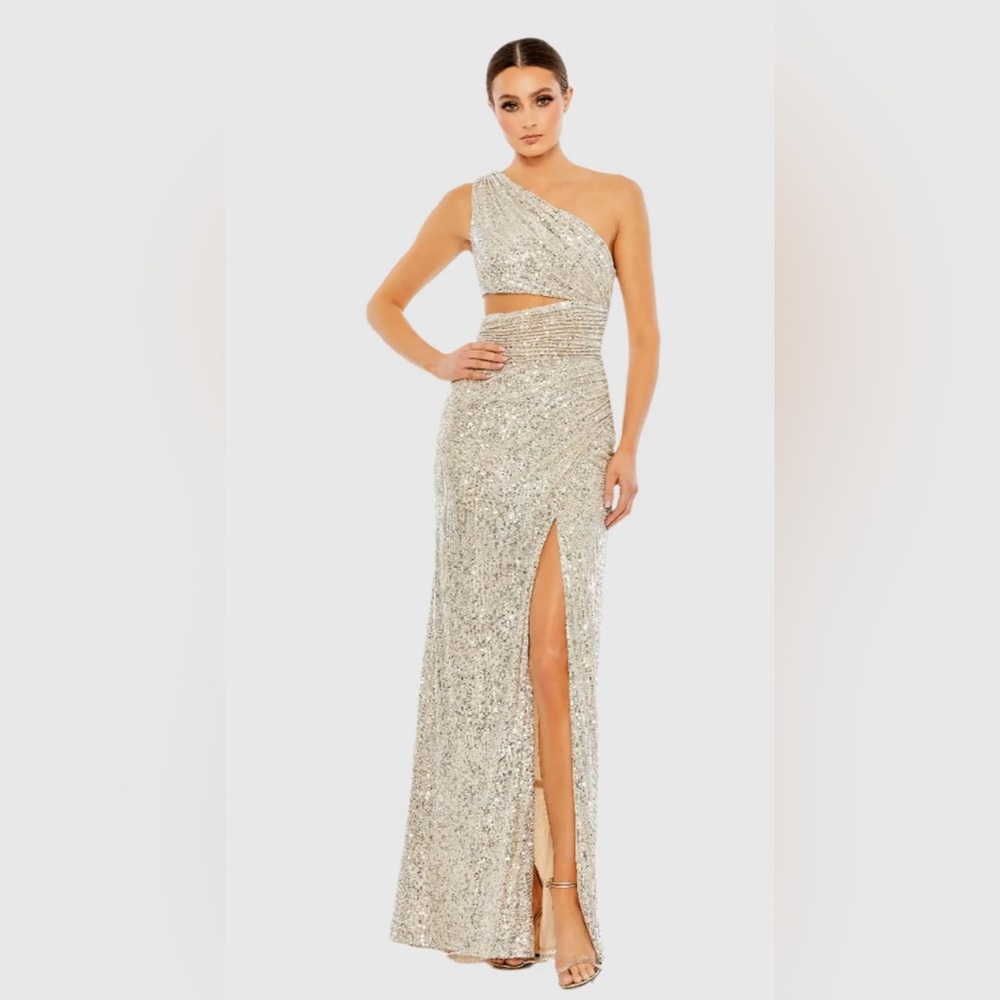 CLEARANCE W/Flaw NWT IEENA/MAC DUGGAL SZ 2 SILVER/NUDE W/Sequins